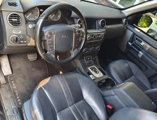LAND ROVER-DISCOVERY 4-2015