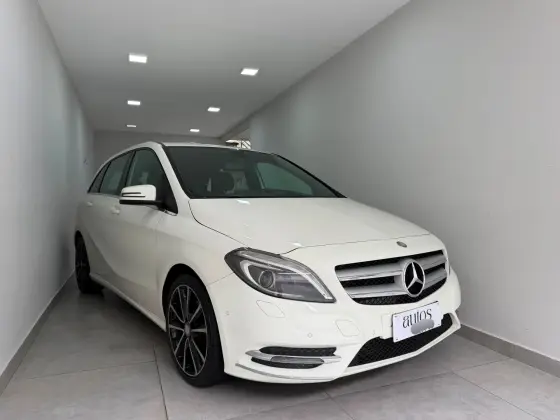 MERCEDES-BENZ B 200 1.6 SPORT TURBO GASOLINA 4P AUTOMÁTICO MERCEDES-BENZ B 200 1.6 SPORT TURBO GASOLINA 4P AUTOMÁTICO
