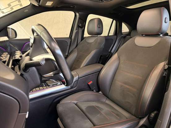 MERCEDES-BENZ-GLA 200-2022