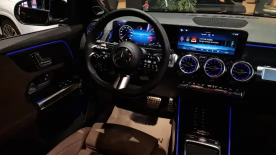 MERCEDES-BENZ-GLB 220-2026
