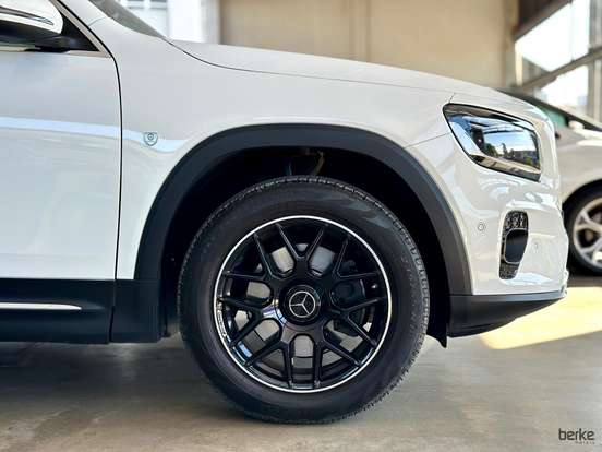MERCEDES-BENZ-GLB 220-2.0 MHEV PROGRESSIVE 4MATIC 8G-DCT MERCEDES-BENZ-GLB 220-2025