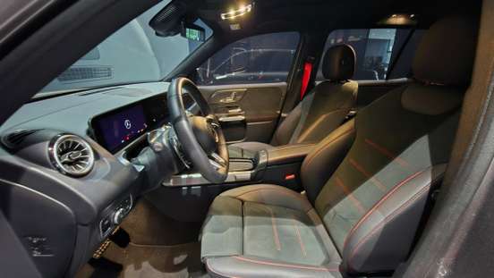 MERCEDES-BENZ-GLB 35 AMG-2024