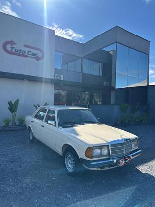 MERCEDES-BENZ 300 D 3.0 I6 DIESEL MANUAL