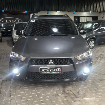 MITSUBISHI-OUTLANDER-2011