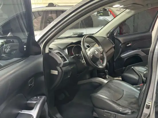 MITSUBISHI-OUTLANDER-2.0 16V GASOLINA 4P AUTOMÁTICO MITSUBISHI-OUTLANDER-2011