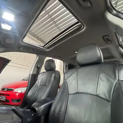 MITSUBISHI-OUTLANDER-2011