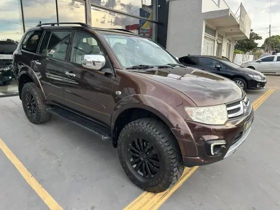 MITSUBISHI PAJERO DAKAR 3.5 HPE 7 LUGARES 4X4 V6 24V FLEX 4P AUTOMÁTICO MITSUBISHI PAJERO DAKAR 3.5 HPE 7 LUGARES 4X4 V6 24V FLEX 4P AUTOMÁTICO