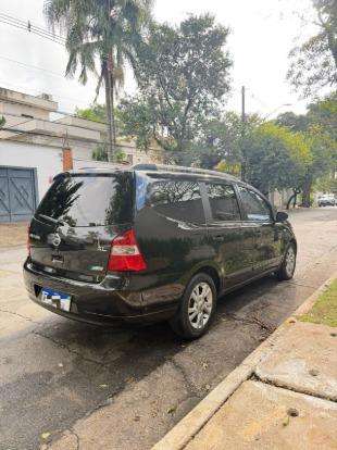 NISSAN-LIVINA-1.8 SL 16V FLEX 4P AUTOMÁTICO NISSAN-LIVINA-2012