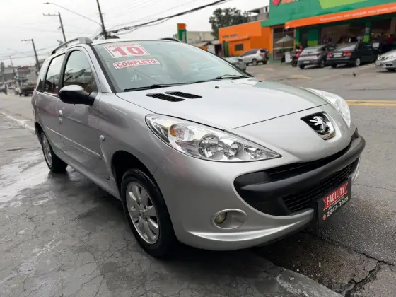 PEUGEOT 207 1.4 XR SW 8V FLEX 4P MANUAL PEUGEOT 207 1.4 XR SW 8V FLEX 4P MANUAL