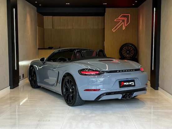 PORSCHE-718-2024