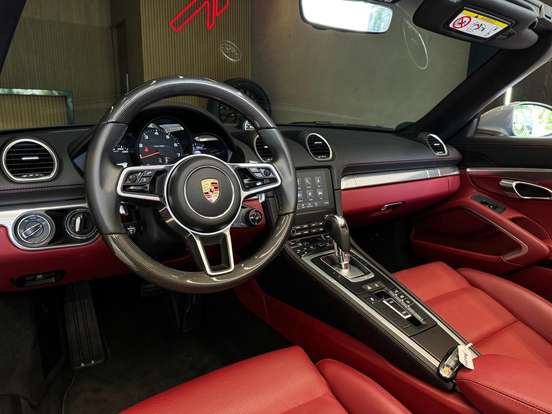 PORSCHE-718-2024