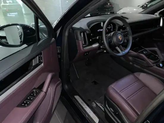 PORSCHE-CAYENNE-2026