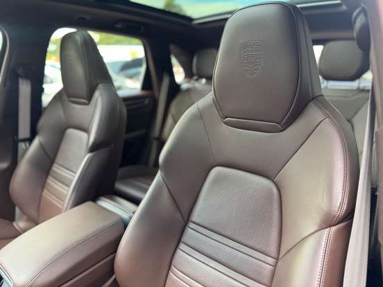 PORSCHE-CAYENNE-2023