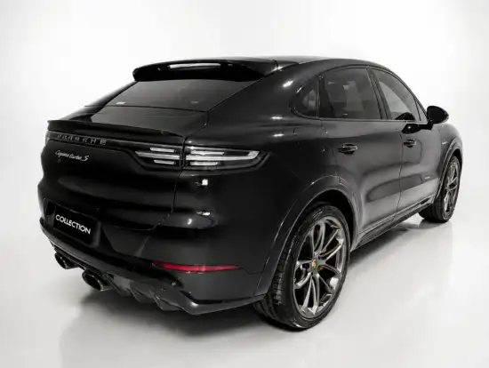 PORSCHE-CAYENNE-2021