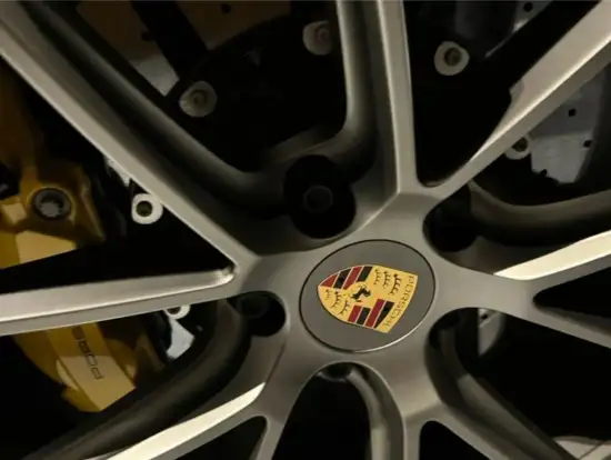 PORSCHE-CAYENNE-2021