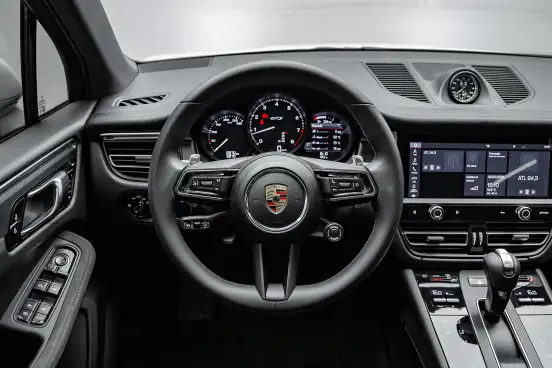 PORSCHE-MACAN-2025
