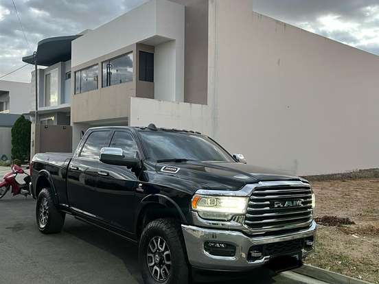 RAM-3500-6.7 I6 TURBO DIESEL LIMITED LONGHORN CD 4X4 AUTOMÁTICO RAM-3500-2022