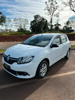 RENAULT SANDERO 1.6 DYNAMIQUE 8V FLEX 4P MANUAL RENAULT SANDERO 1.6 DYNAMIQUE 8V FLEX 4P MANUAL