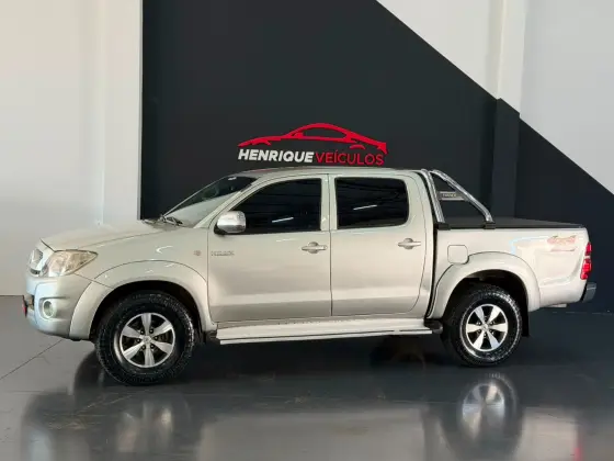 TOYOTA HILUX 2.5 STD 4X4 CD 16V TURBO DIESEL 4P MANUAL TOYOTA HILUX 2.5 STD 4X4 CD 16V TURBO DIESEL 4P MANUAL