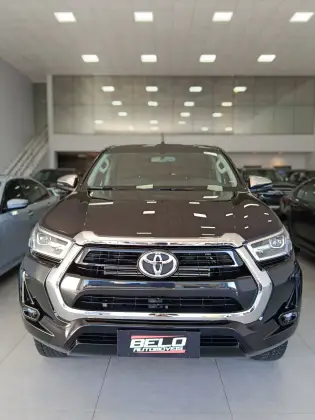 TOYOTA HILUX 2.8 D-4D TURBO DIESEL CD SRV 4X4 AUTOMÁTICO TOYOTA HILUX 2.8 D-4D TURBO DIESEL CD SRV 4X4 AUTOMÁTICO