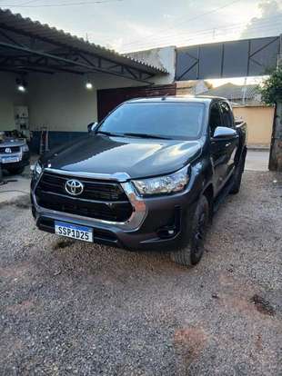 TOYOTA-HILUX-2.8 D-4D TURBO DIESEL CD SR 4X4 AUTOMÁTICO TOYOTA-HILUX-2024