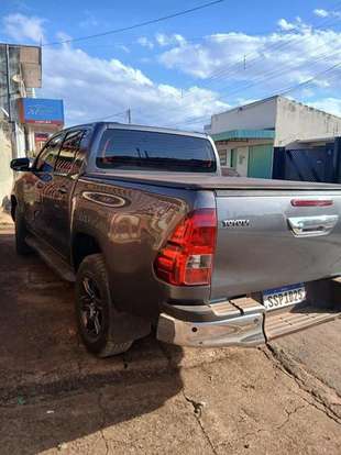 TOYOTA-HILUX-2024