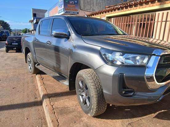 TOYOTA-HILUX-2024