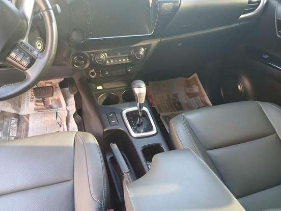TOYOTA-HILUX-2024