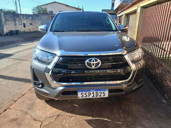 TOYOTA-HILUX-2.8 D-4D TURBO DIESEL CD SR 4X4 AUTOMÁTICO TOYOTA-HILUX-2024