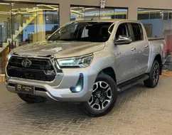 TOYOTA HILUX 2.8 D-4D TURBO DIESEL CD SRX 4X4 AUTOMÁTICO TOYOTA HILUX 2.8 D-4D TURBO DIESEL CD SRX 4X4 AUTOMÁTICO