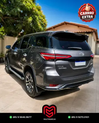 TOYOTA HILUX SW4 2.8 D-4D TURBO DIESEL DIAMOND 7L 4X4 AUTOMÁTICO TOYOTA HILUX SW4 2.8 D-4D TURBO DIESEL DIAMOND 7L 4X4 AUTOMÁTICO