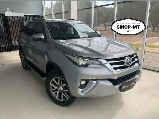 TOYOTA HILUX SW4 2.8 SRX 4X4 16V TURBO INTERCOOLER DIESEL 4P AUTOMÁTICO TOYOTA HILUX SW4 2.8 SRX 4X4 16V TURBO INTERCOOLER DIESEL 4P AUTOMÁTICO