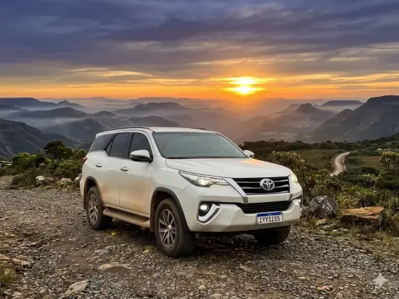 TOYOTA HILUX SW4 2.8 SRX 4X4 16V TURBO INTERCOOLER DIESEL 4P AUTOMÁTICO TOYOTA HILUX SW4 2.8 SRX 4X4 16V TURBO INTERCOOLER DIESEL 4P AUTOMÁTICO