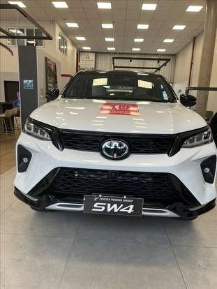TOYOTA-HILUX SW4-2026