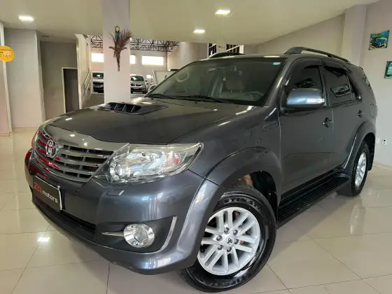TOYOTA HILUX SW4 3.0 SRV 4X4 16V TURBO INTERCOOLER DIESEL 4P AUTOMÁTICO TOYOTA HILUX SW4 3.0 SRV 4X4 16V TURBO INTERCOOLER DIESEL 4P AUTOMÁTICO
