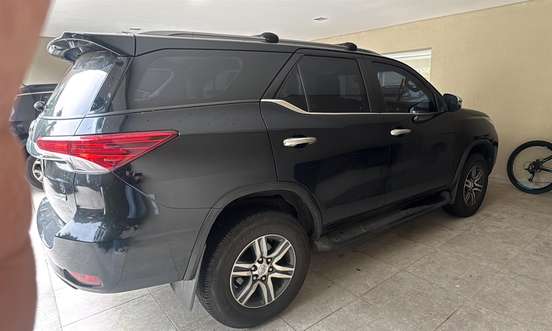 TOYOTA-HILUX SW4-2.7 SR 7 LUGARES 4X2 16V FLEX 4P AUTOMÁTICO TOYOTA-HILUX SW4-2017