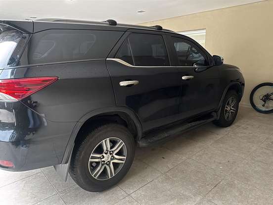 TOYOTA-HILUX SW4-2.7 SR 7 LUGARES 4X2 16V FLEX 4P AUTOMÁTICO TOYOTA-HILUX SW4-2017