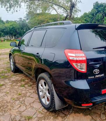 TOYOTA-RAV4-2010
