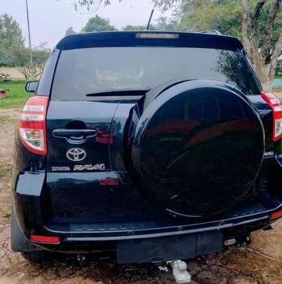 TOYOTA-RAV4-2010