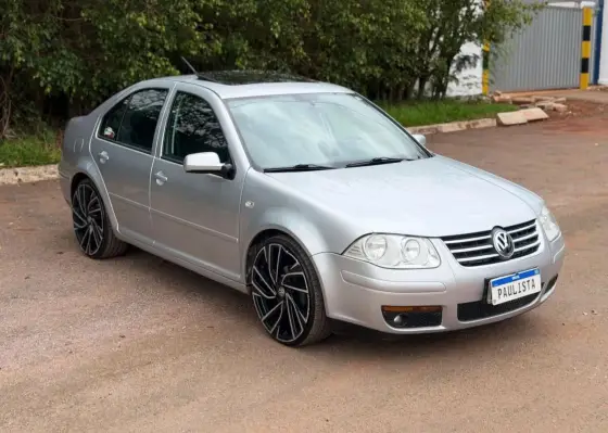 VOLKSWAGEN BORA 2.0 MI 8V FLEX 4P AUTOMÁTICO VOLKSWAGEN BORA 2.0 MI 8V FLEX 4P AUTOMÁTICO