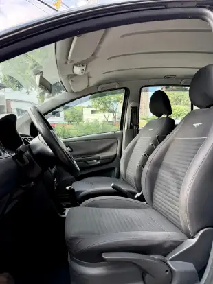 VOLKSWAGEN-CROSSFOX-2010
