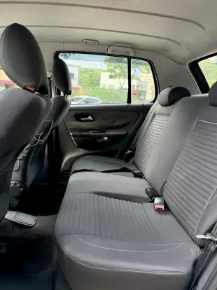VOLKSWAGEN-CROSSFOX-2010