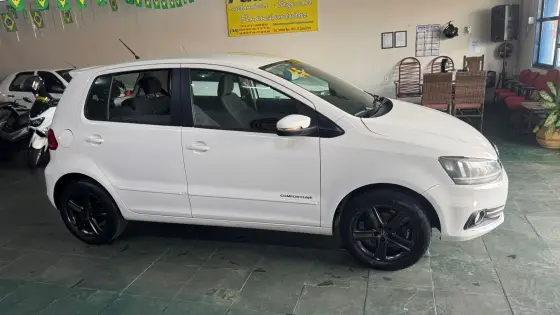 VOLKSWAGEN FOX 2015 1.0 MI COMFORTLINE 8V FLEX 4P MANUAL