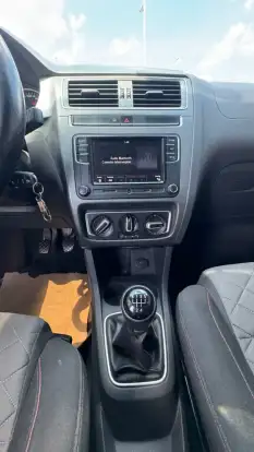 VOLKSWAGEN-FOX-2019