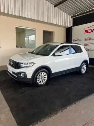 VOLKSWAGEN T-CROSS 1.0 200 TSI TOTAL FLEX AUTOMÁTICO VOLKSWAGEN T-CROSS 1.0 200 TSI TOTAL FLEX AUTOMÁTICO