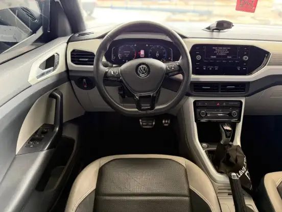 VOLKSWAGEN-T-CROSS-1.4 250 TSI TOTAL FLEX HIGHLINE AUTOMÁTICO VOLKSWAGEN-T-CROSS-2019