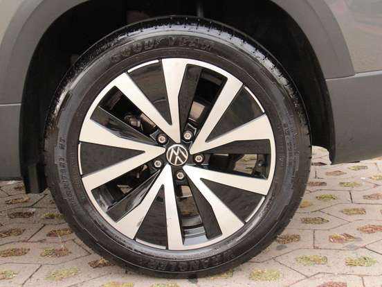 VOLKSWAGEN-TAOS-1.4 250 TSI TOTAL FLEX COMFORTLINE AUTOMÁTICO VOLKSWAGEN-TAOS-2023