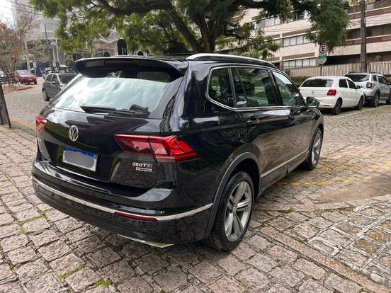 VOLKSWAGEN-TIGUAN-2018