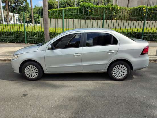 VOLKSWAGEN-VOYAGE-2011