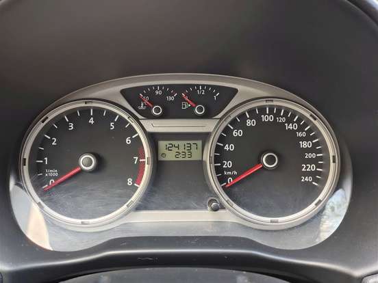 VOLKSWAGEN-VOYAGE-1.6 MI TREND 8V FLEX 4P MANUAL VOLKSWAGEN-VOYAGE-2011